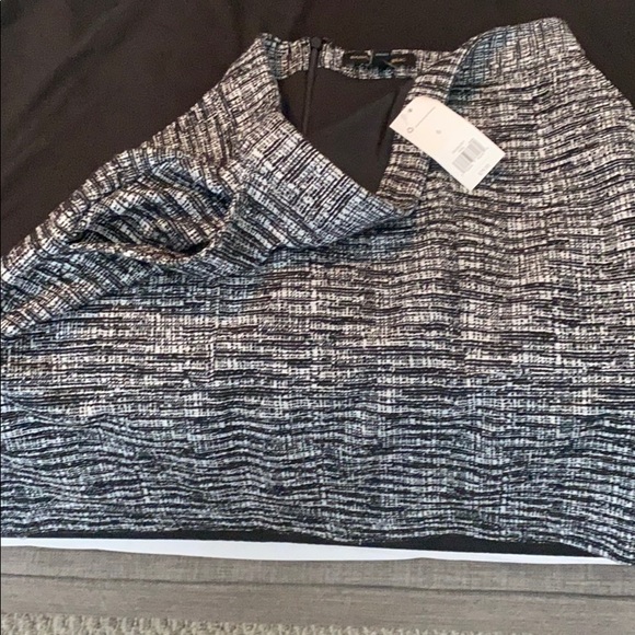 NWT Banana Republic Tweed Skirt, Size 6. - Picture 4 of 4